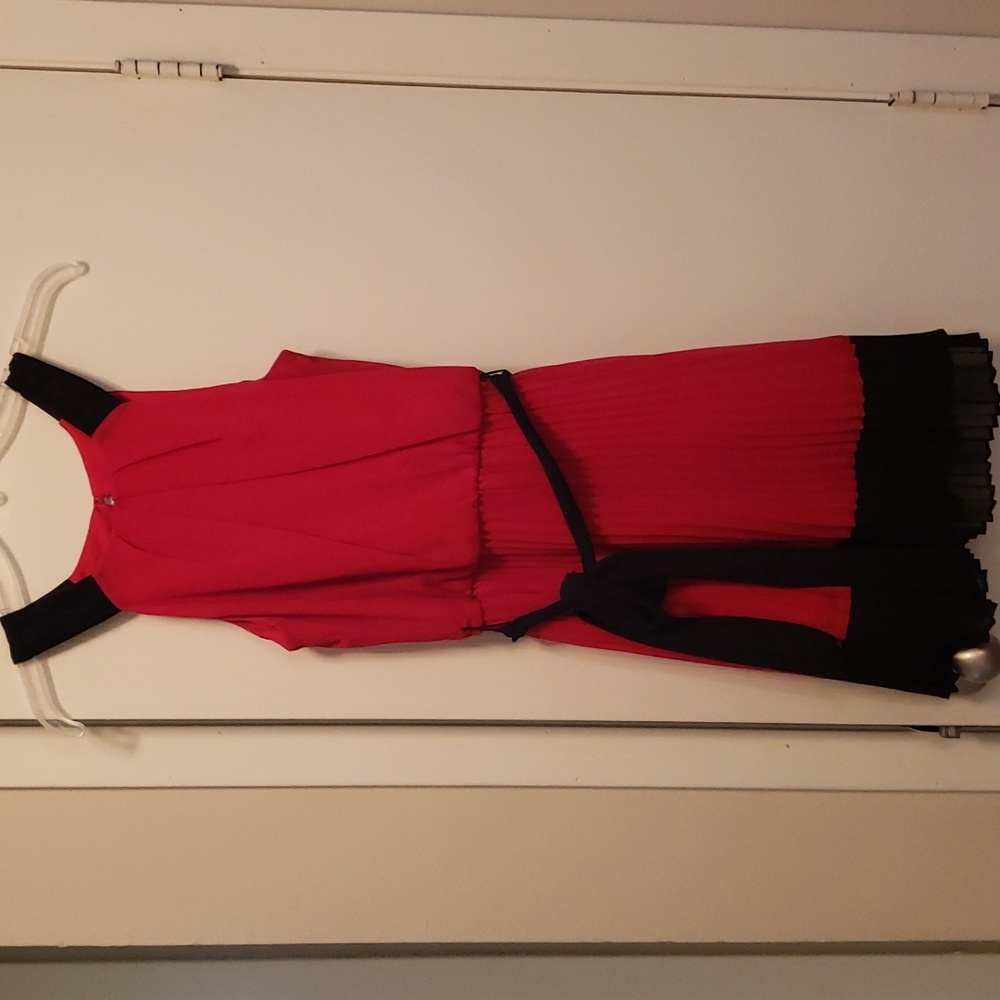 $5 FEBRUARY SALE BCX Red Dress